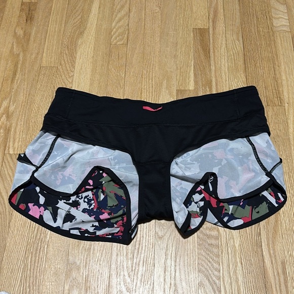Lululemon Speed Short Pop Cut Boom Juice Multi / Black for Running - Picture 3 of 7